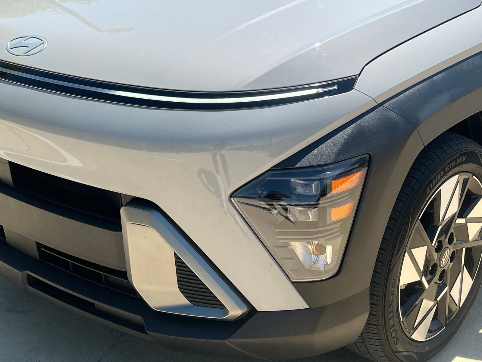 Used 2024 Hyundai Kona SEL w/ Convenience Package FWD image 4