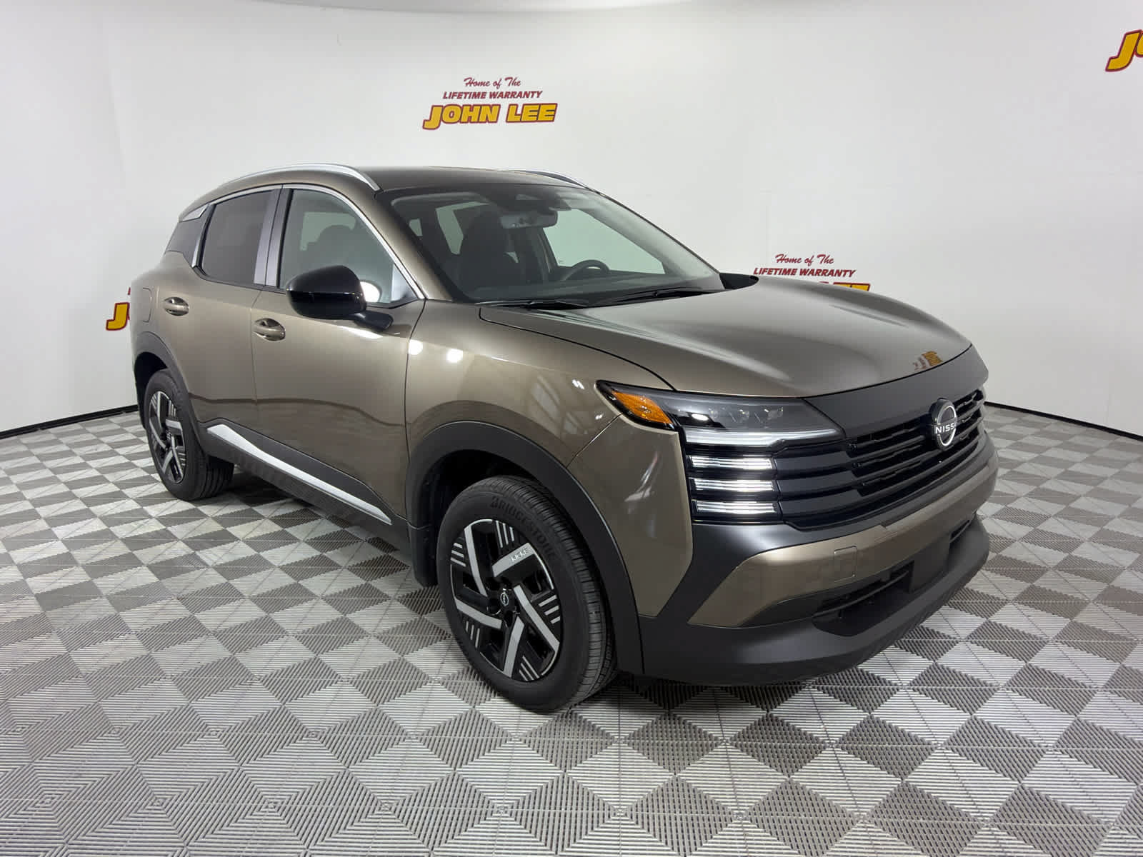 Certified 2026 Nissan Kicks SV w/ Interior Electronics Package FWD image 8