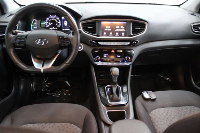 Used 2018 Hyundai Ioniq Plug-In Hybrid FWD image 2