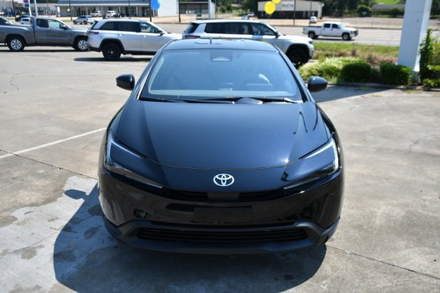 New 2026 Toyota Prius LE image 2