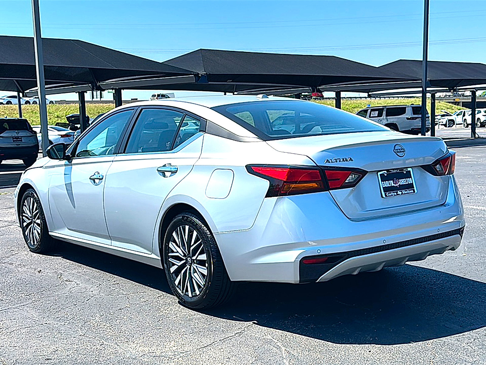 Used 2025 Nissan Altima 2.5 SV FWD image 6