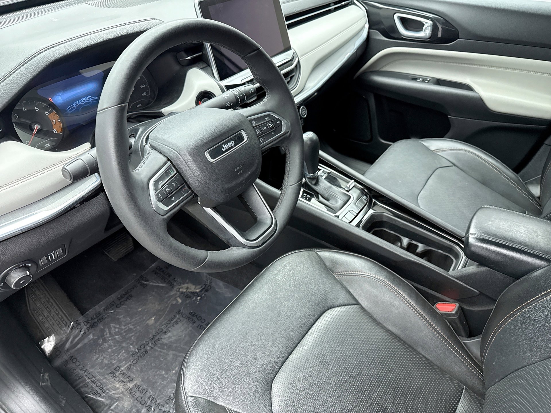 Used 2023 Jeep Compass Limited image 10