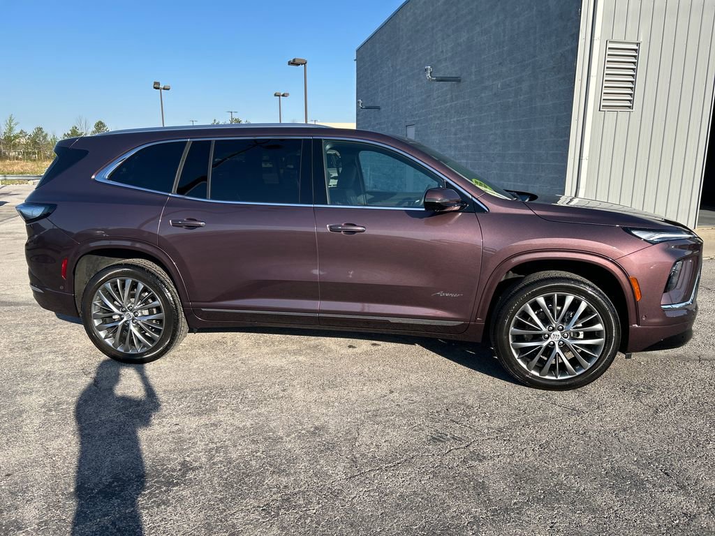 Used 2025 Buick Enclave Avenir w/ Super Cruise Package image 8