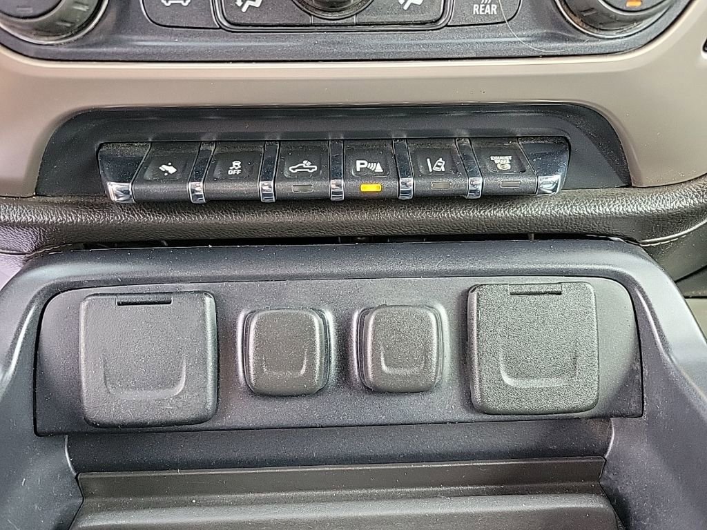 Used 2015 GMC Sierra 3500 Denali image 16