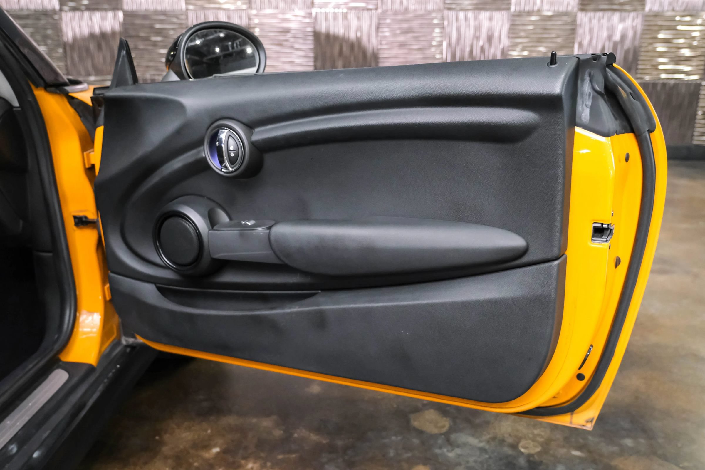 Used 2014 MINI Cooper 2-Door Hardtop FWD image 34
