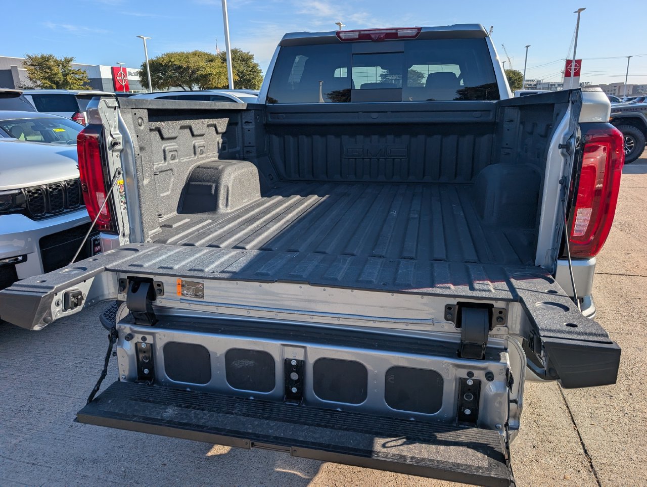 Used 2026 GMC Sierra 1500 AT4 w/ AT4 Premium Package AWD/4WD image 27