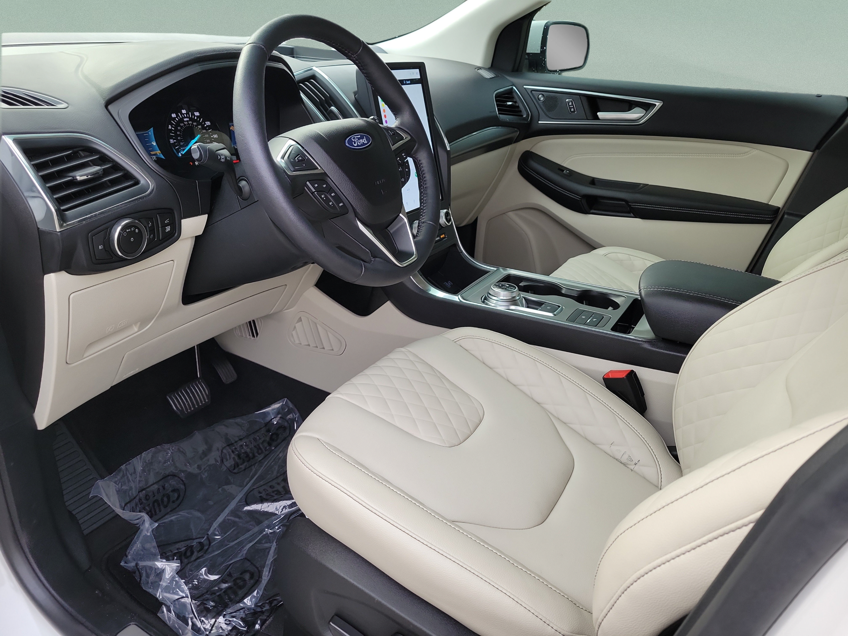 Used 2023 Ford Edge Titanium AWD/4WD image 16