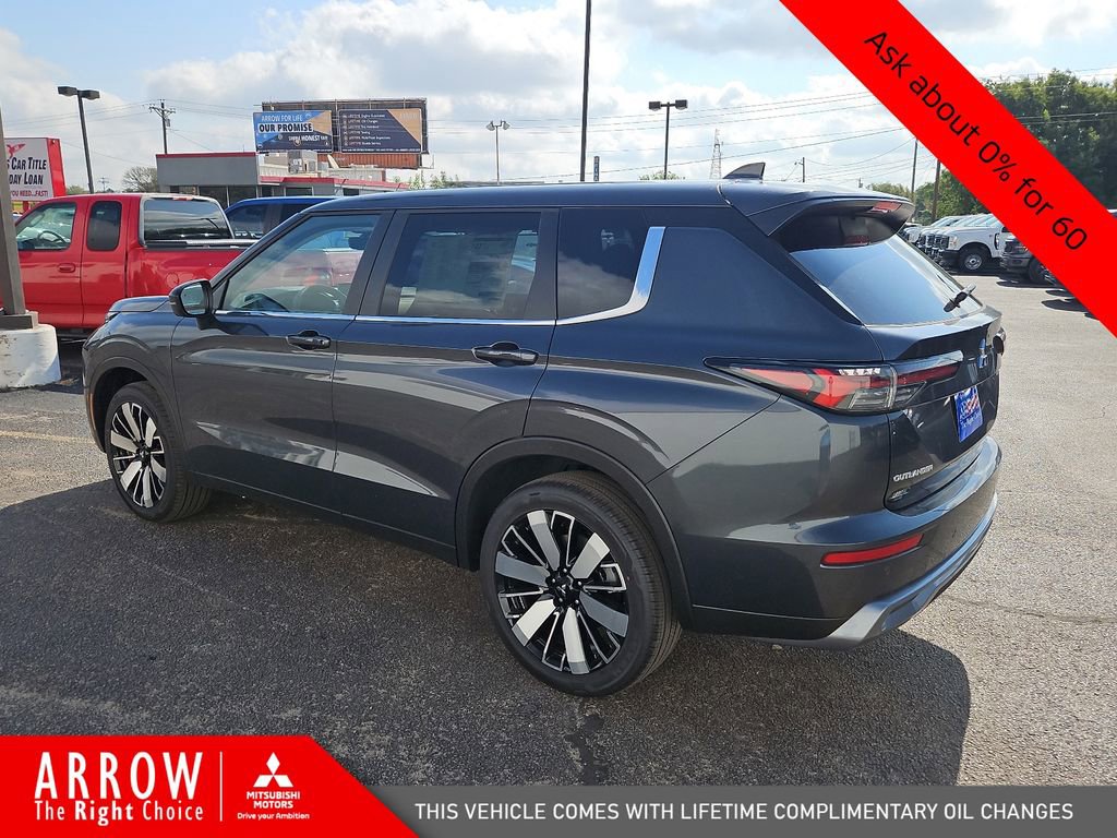 New 2025 Mitsubishi Outlander SE image 8
