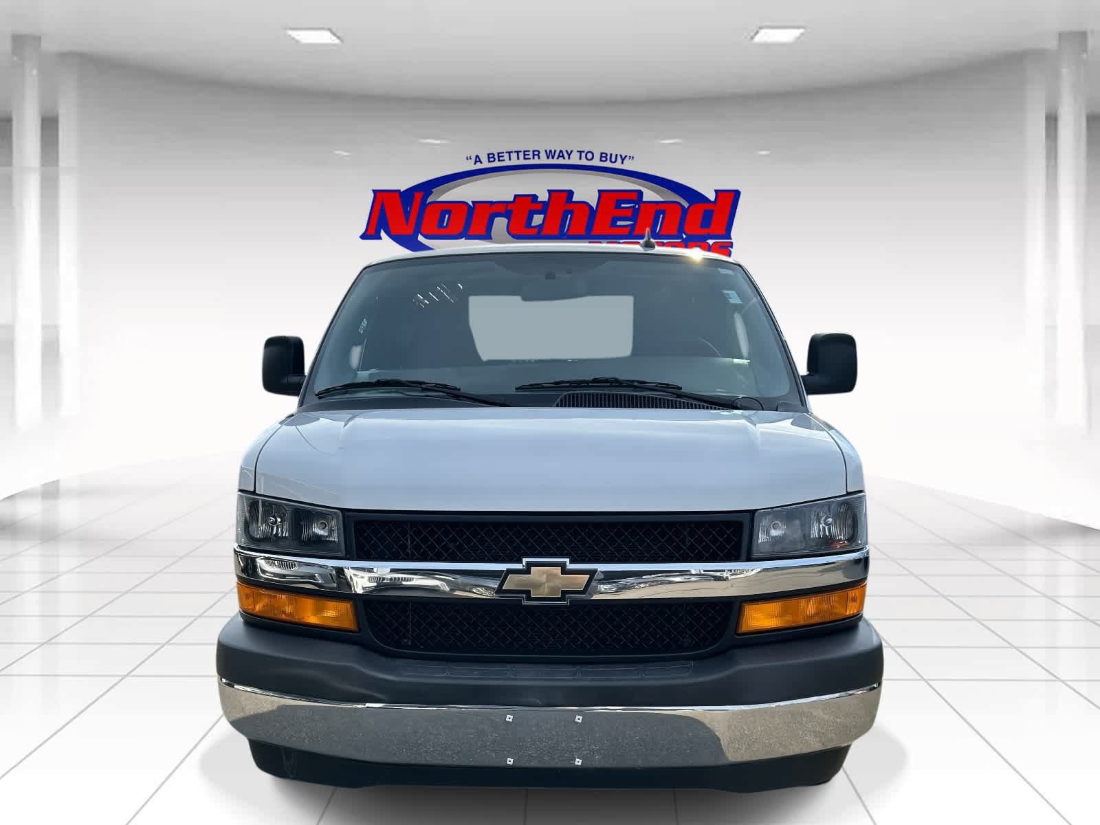 Used 2022 Chevrolet Express 2500 w/ Driver Convenience Package RWD image 8