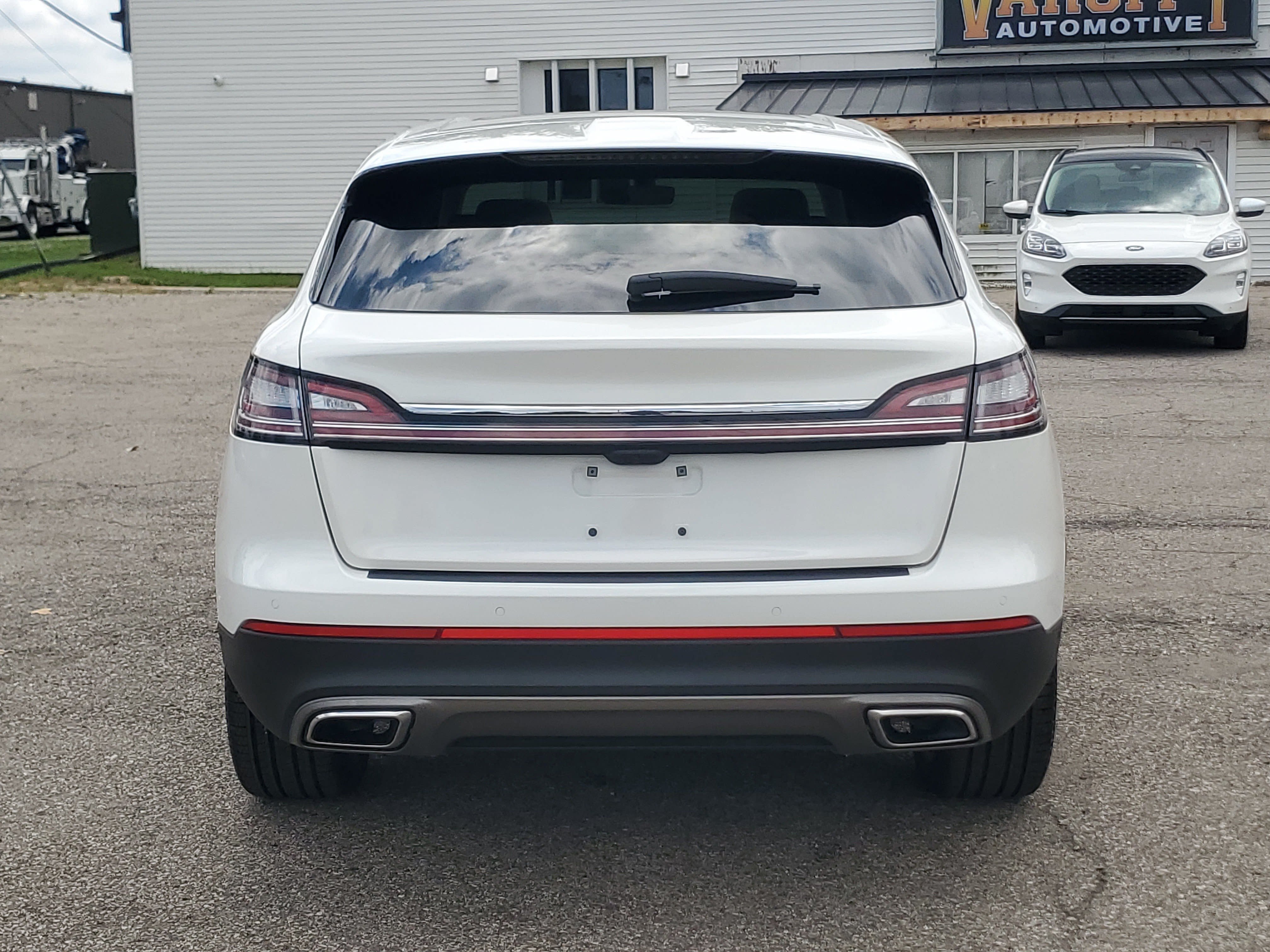 Certified 2023 Lincoln Nautilus Black Label AWD/4WD image 5