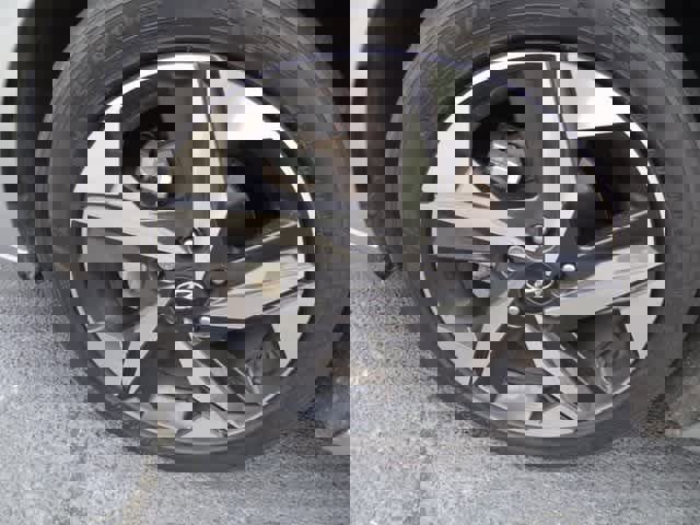 Used 2023 Hyundai Elantra Limited image 25