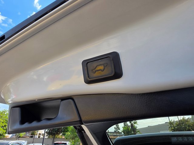Used 2022 Toyota RAV4 XLE Premium image 12