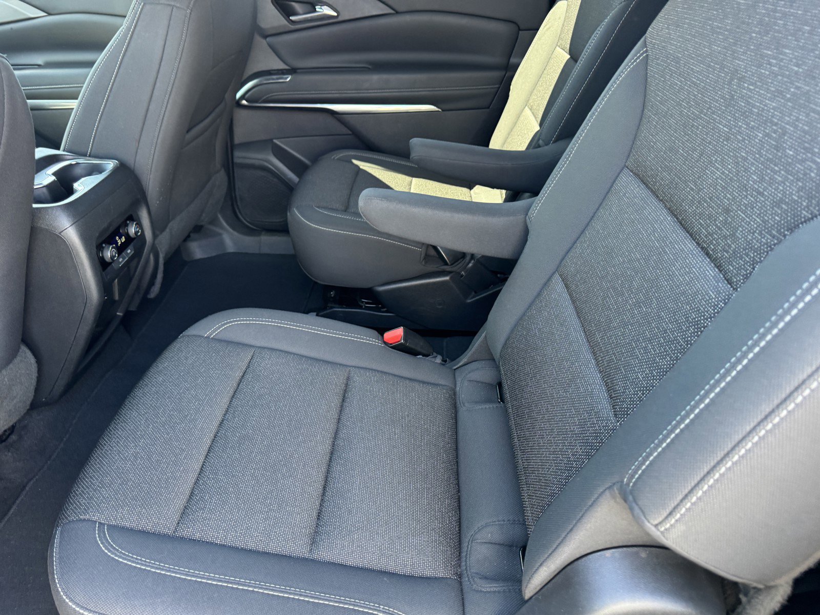 Used 2024 Chevrolet Traverse LT image 12