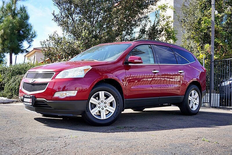 Used 2012 Chevrolet Traverse LT image 2