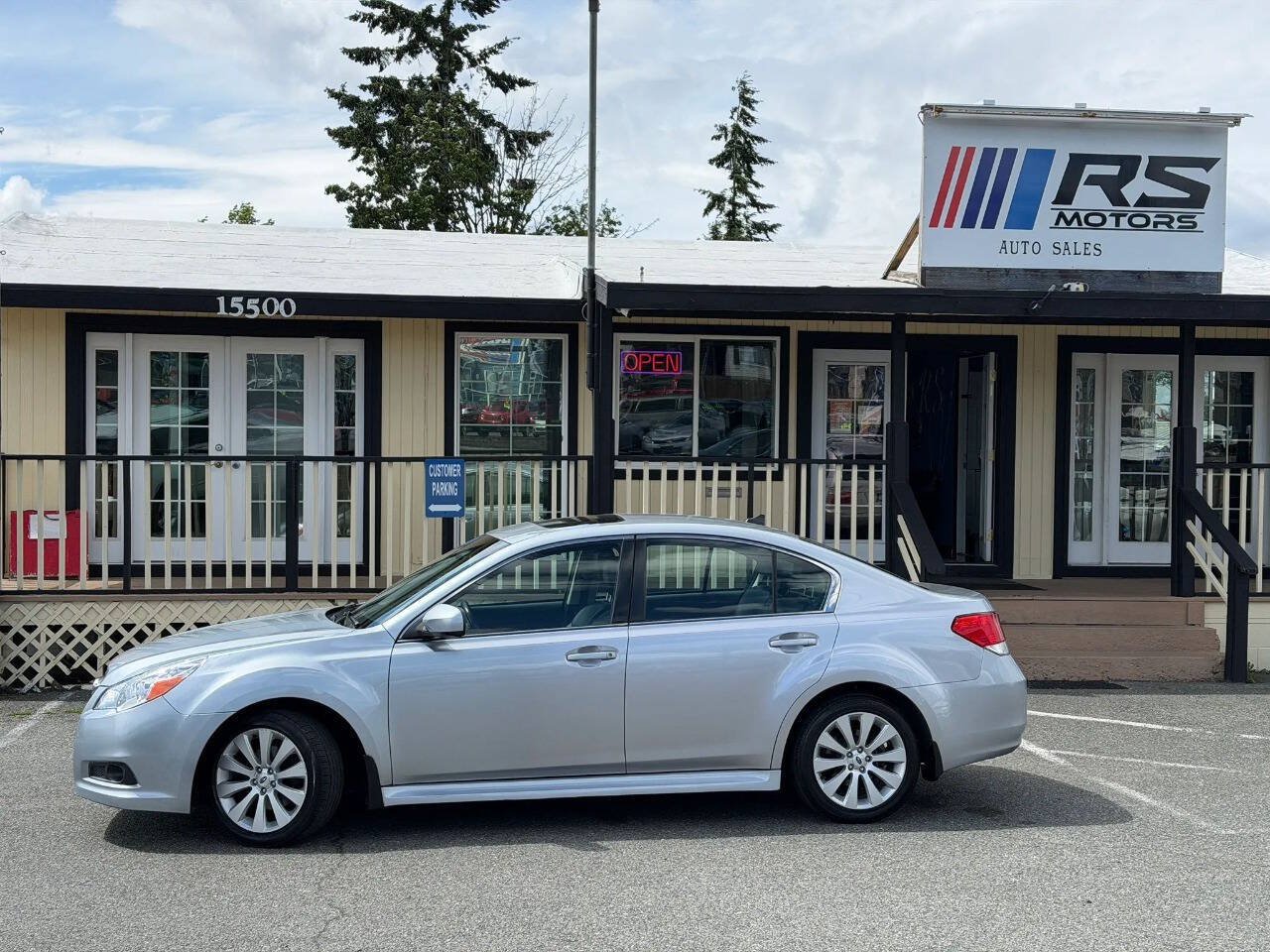Used 2012 Subaru Legacy 2.5i Limited w/ Popular Pkg 2 AWD/4WD image 2