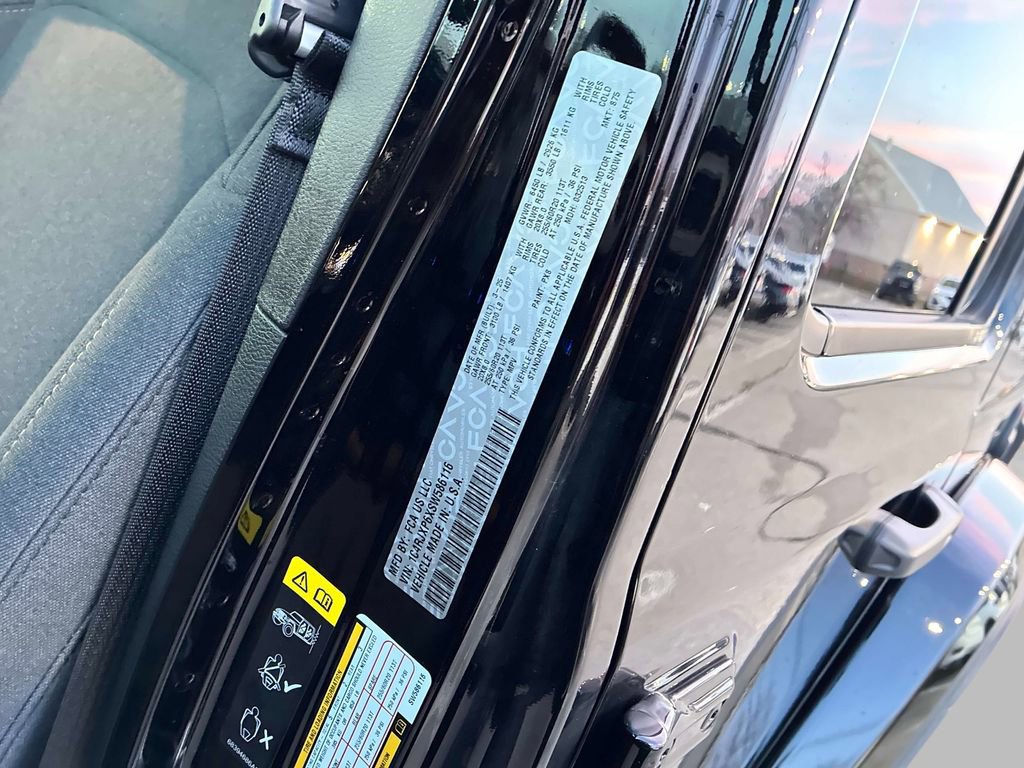 Certified 2025 Jeep Wrangler Unlimited Sahara w/ Safety Group image 21