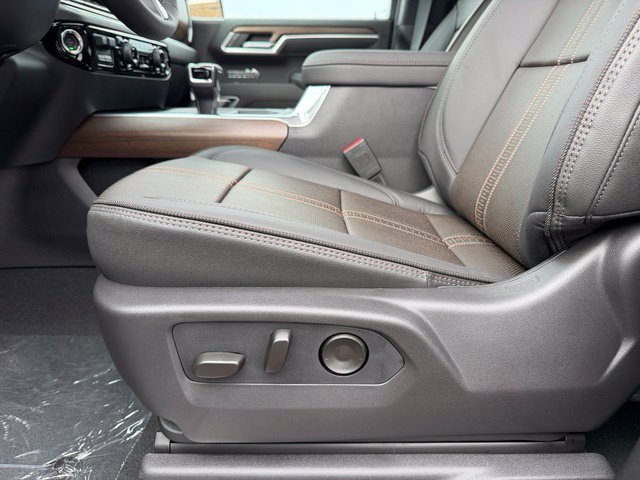 New 2026 Chevrolet Silverado 1500 High Country w/ Midnight Edition AWD/4WD image 24