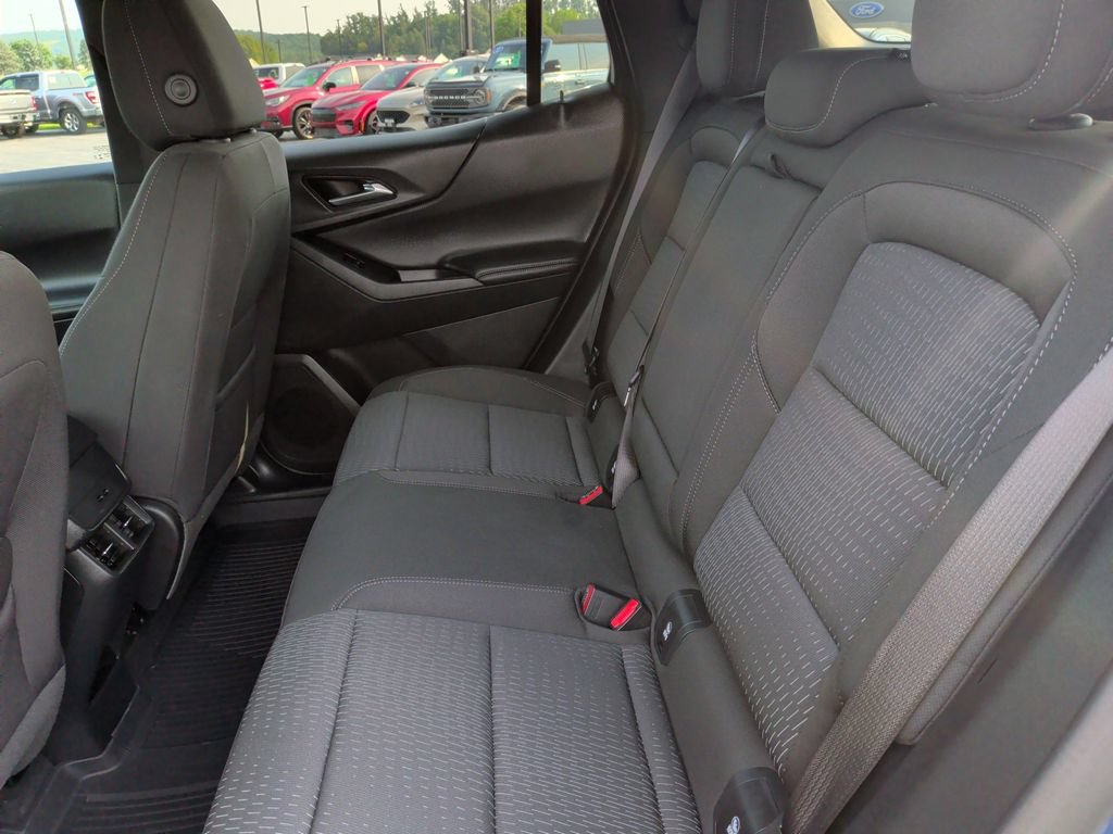Used 2026 Chevrolet Equinox LT w/ LPO, Floor Liner Package FWD image 6