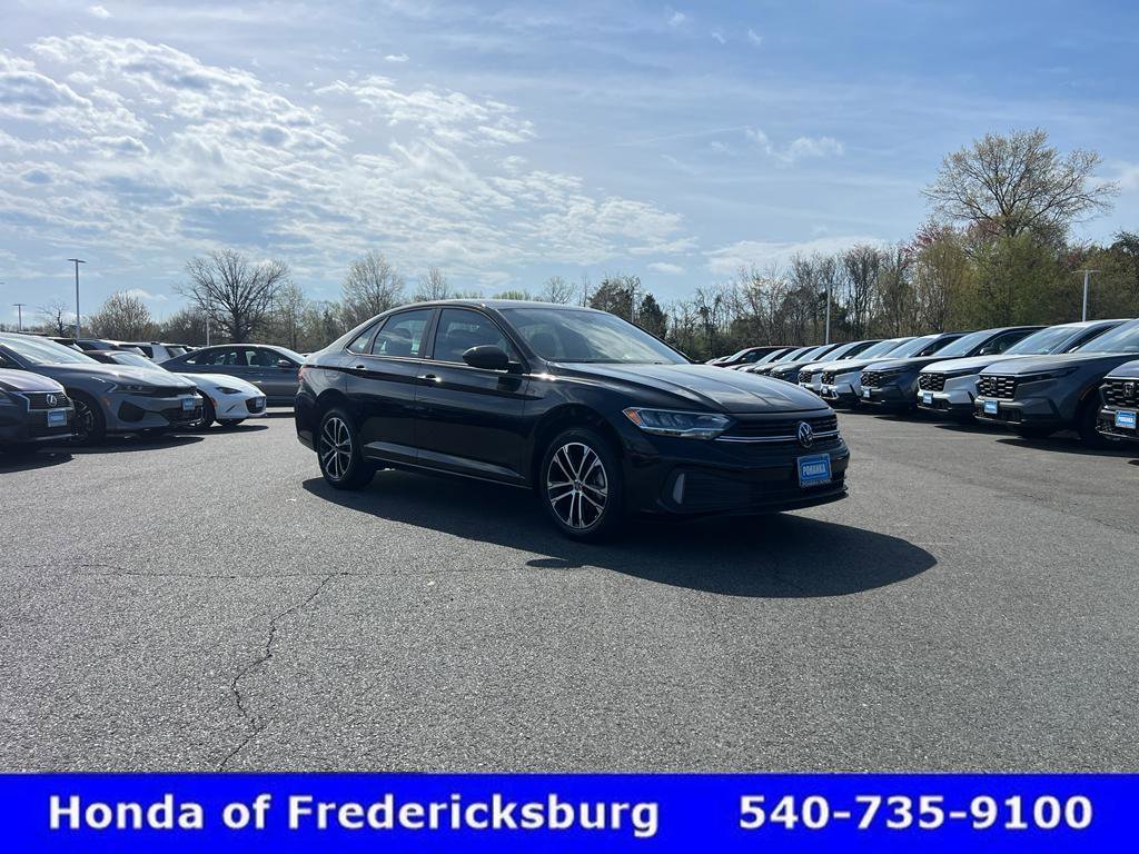 Used 2024 Volkswagen Jetta Sport video 2