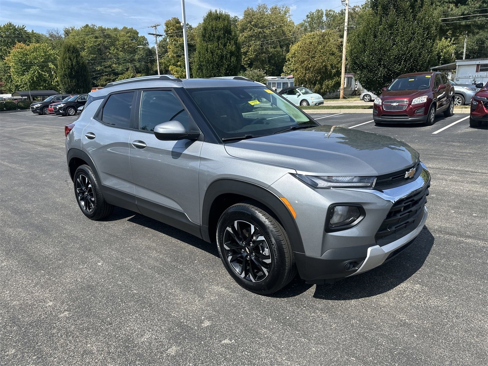 Used 2023 Chevrolet TrailBlazer LT w/ Convenience Package image 2