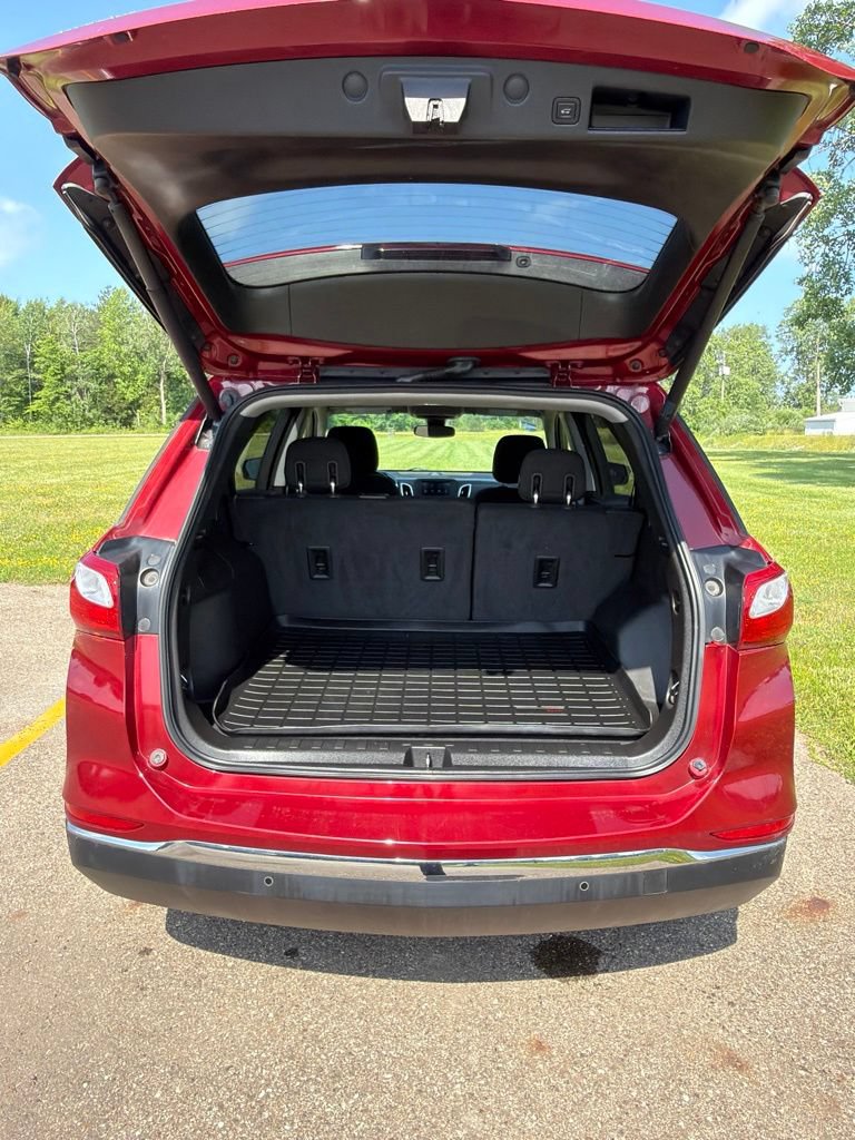 Used 2020 Chevrolet Equinox LT w/ Driver Convenience Package FWD image 18