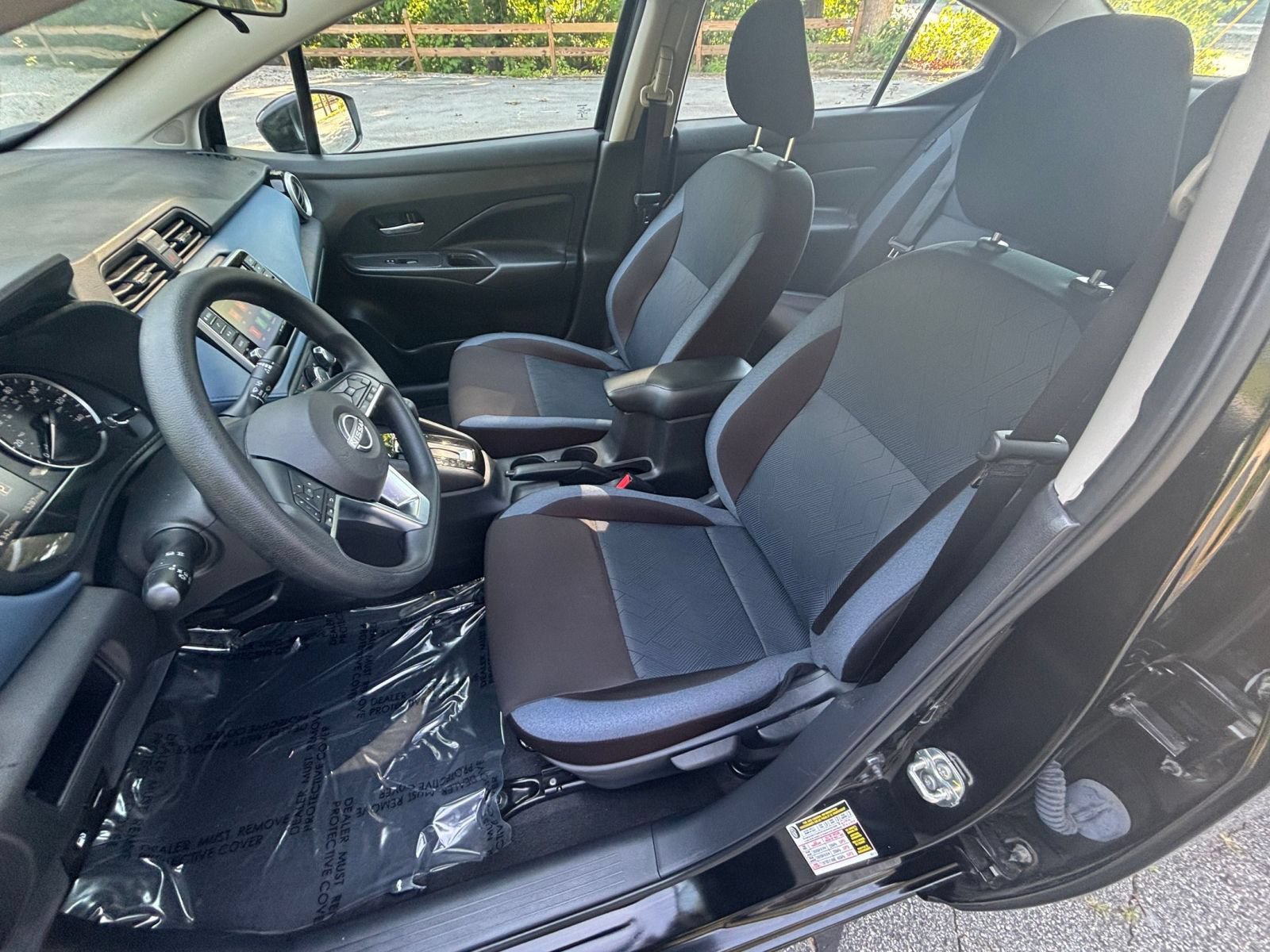 Used 2025 Nissan Versa SV FWD image 31