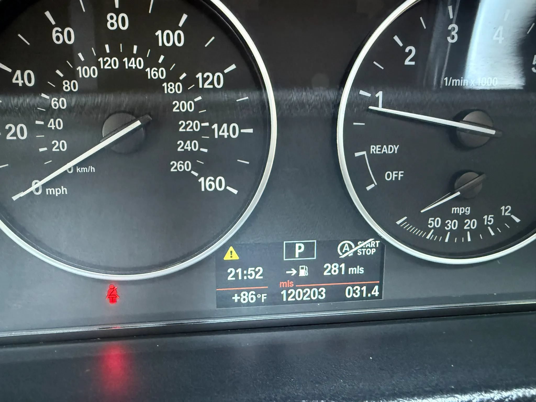Used 2013 BMW 320i Sedan RWD image 18