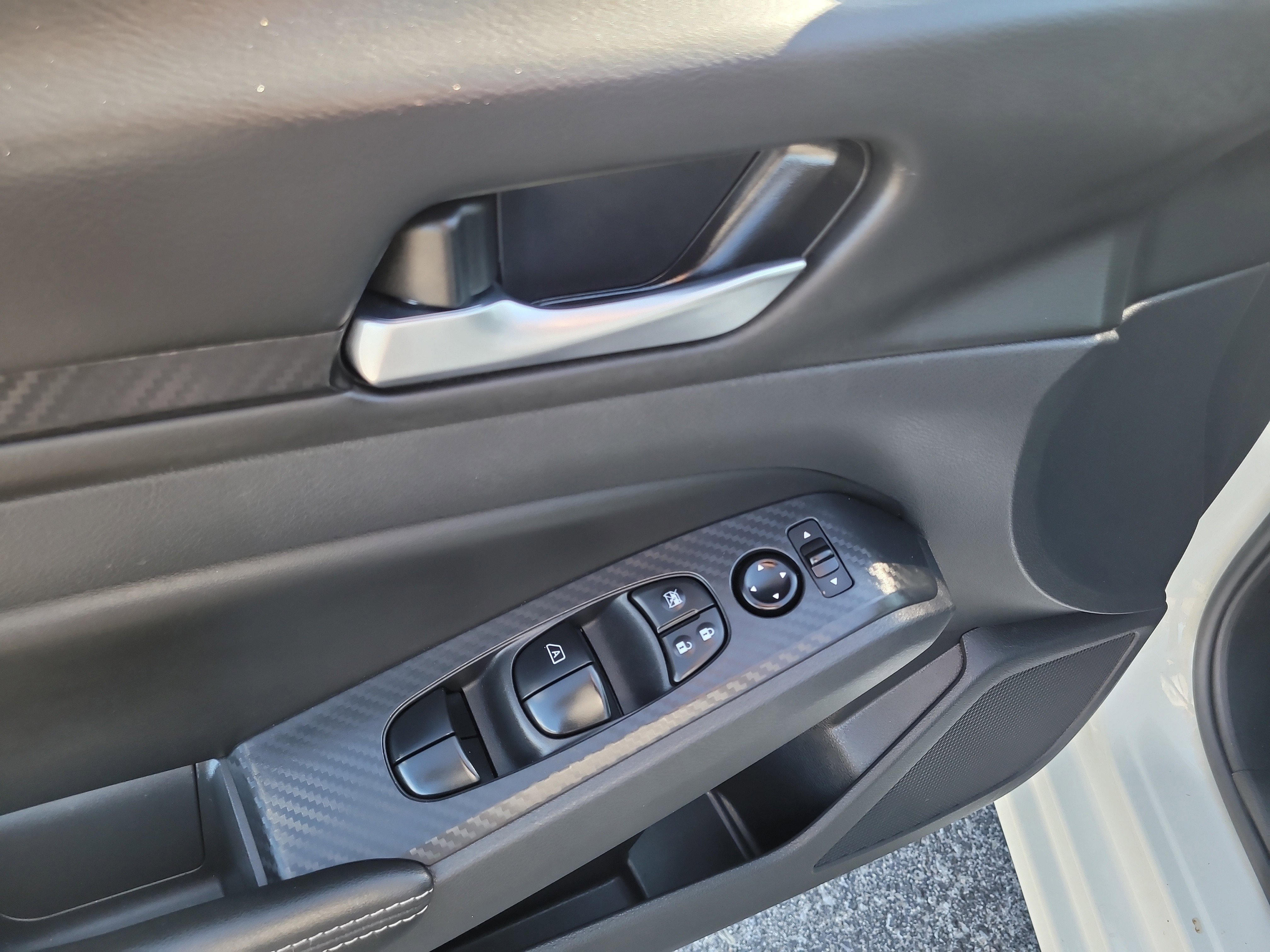 Used 2025 Nissan Altima 2.5 SV image 17