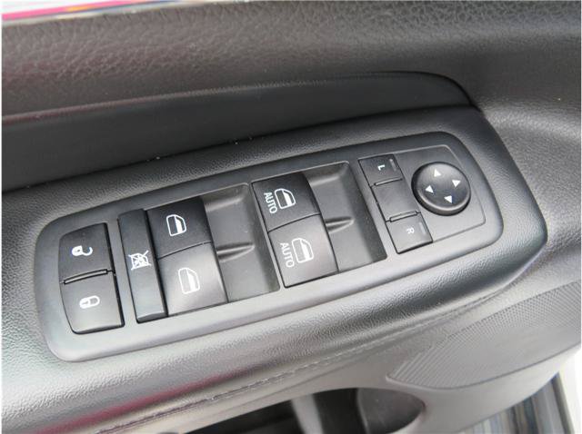 Used 2020 Jeep Grand Cherokee Limited AWD/4WD image 12