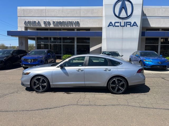 Used 2025 Honda Accord Sport image 3