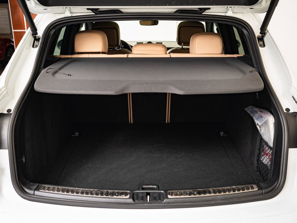 Certified 2024 Porsche Macan image 18