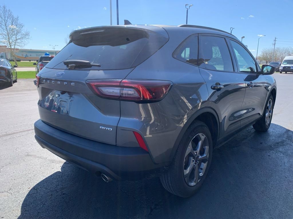 Used 2025 Ford Escape ST-Line AWD/4WD image 3
