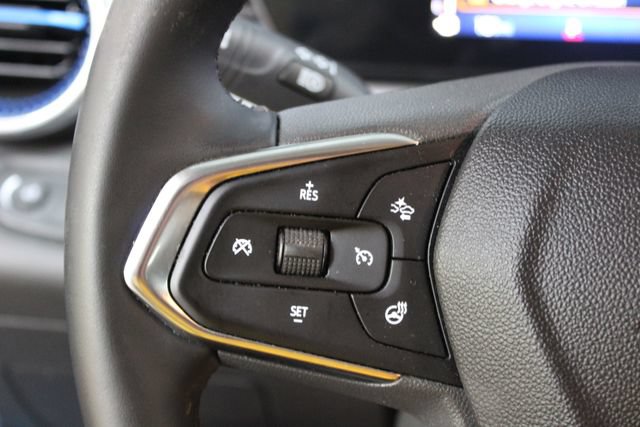 Used 2025 Chevrolet Trax LT w/ Driver Confidence Package FWD image 16