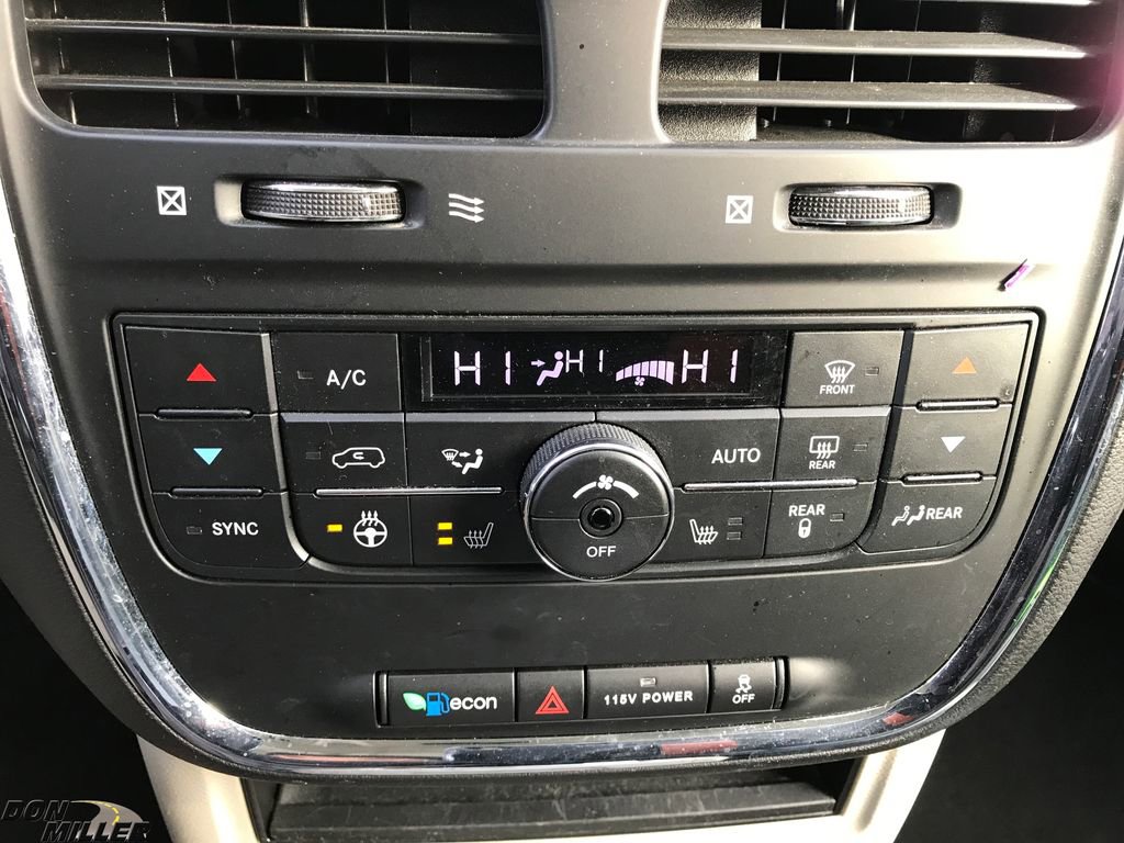 Certified 2016 Chrysler Town & Country Touring w/ Driver Convenience Group image 20