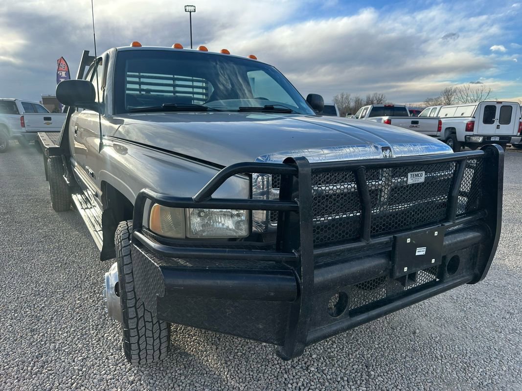 Used 1999 Dodge Ram 3500 Truck SLT image 2