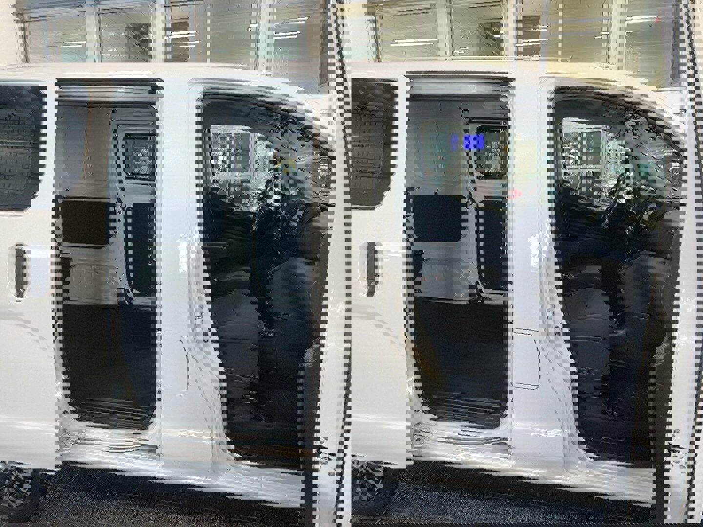 Used 2021 Nissan NV200 SV w/ Sliding Door Glass Package image 8