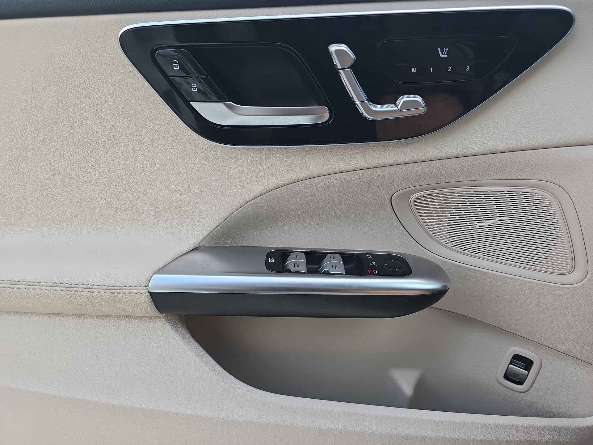 Certified 2023 Mercedes-Benz C 300 4MATIC Sedan image 25