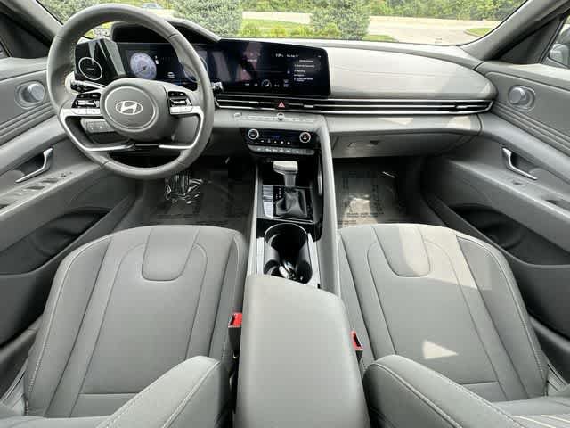 Used 2024 Hyundai Elantra SEL w/ Convenience Package FWD image 21