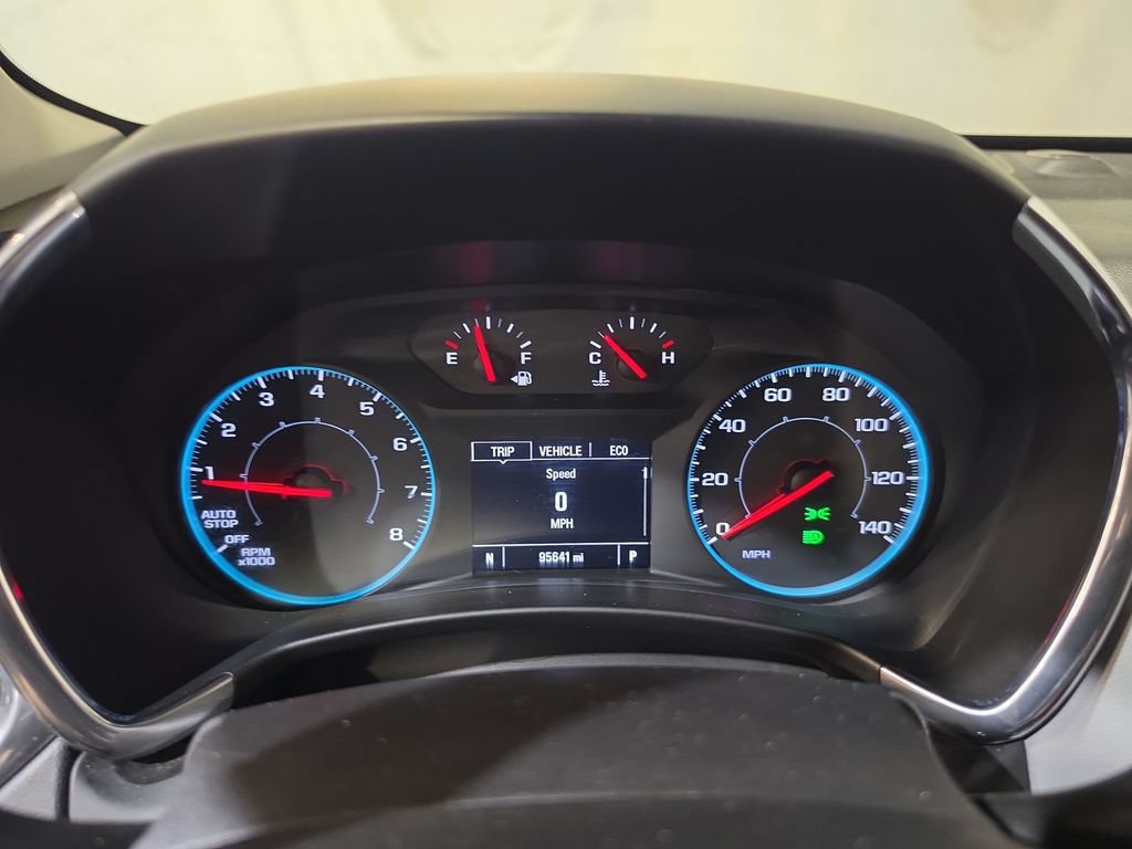 Used 2020 Chevrolet Equinox LS w/ LPO, Roadside Safety Package AWD/4WD image 10