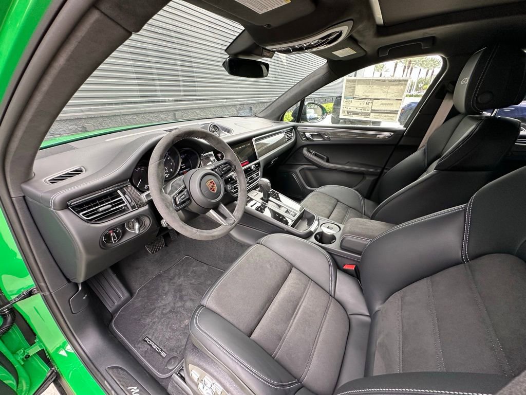 Used 2025 Porsche Macan GTS image 4