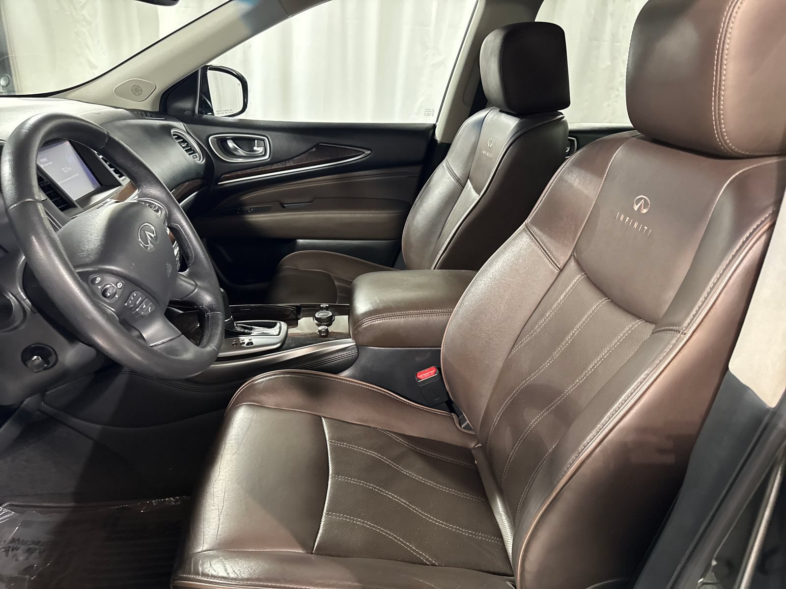Used 2013 INFINITI JX35 AWD w/ Premium Pkg image 3