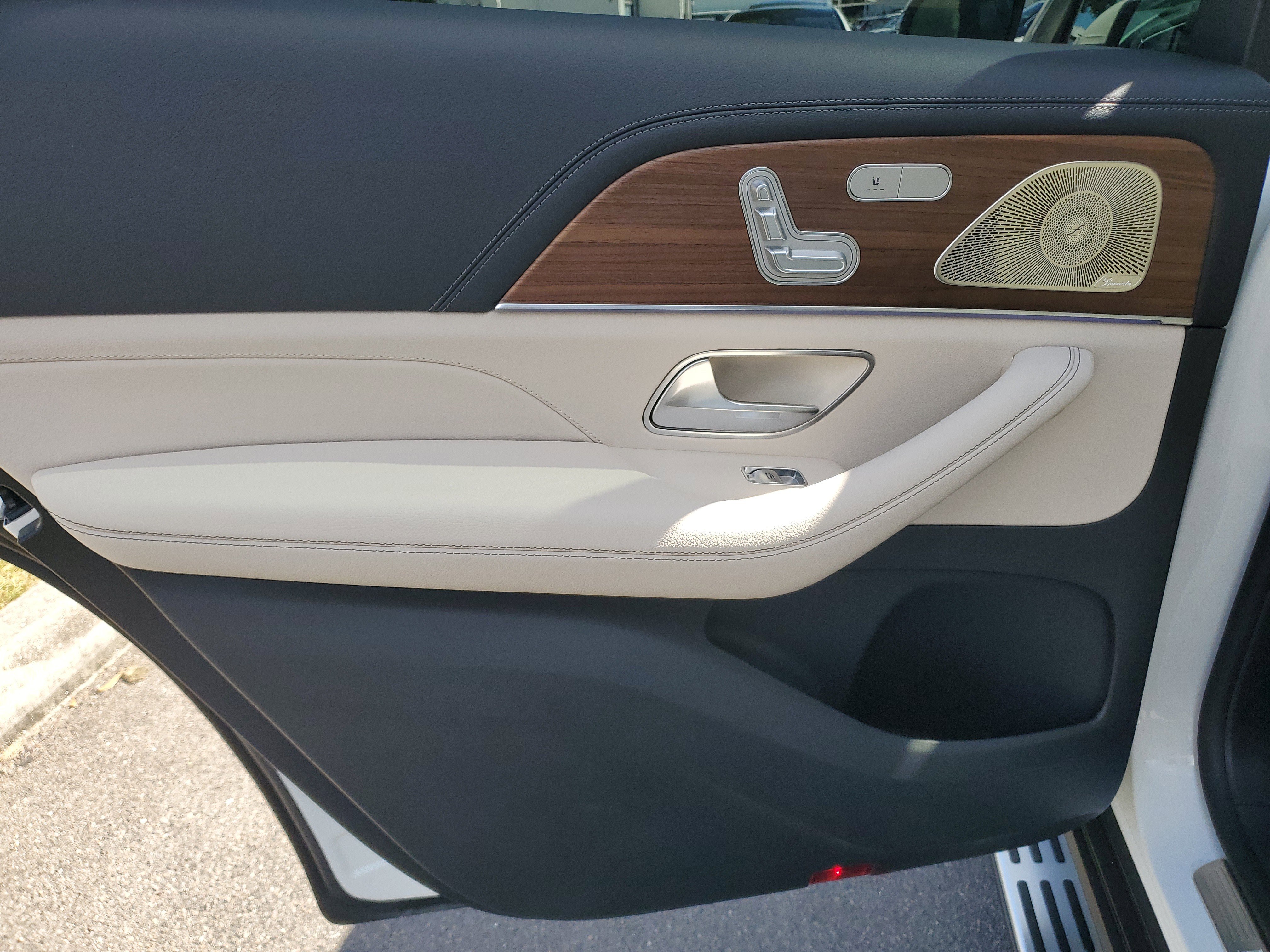 New 2026 Mercedes-Benz GLS 580 4MATIC image 11