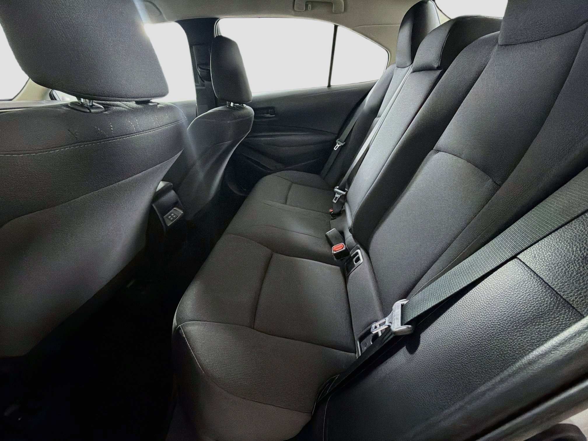 Used 2025 Toyota Corolla LE FWD image 24