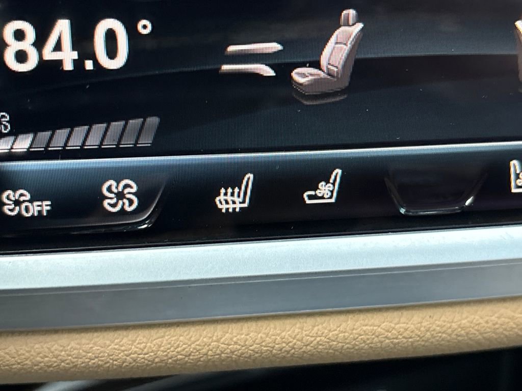 Used 2016 BMW 750i xDrive image 19