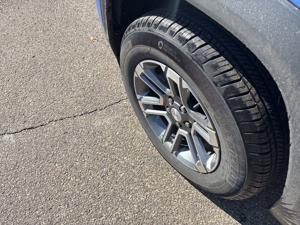 Used 2025 GMC Terrain Elevation image 4