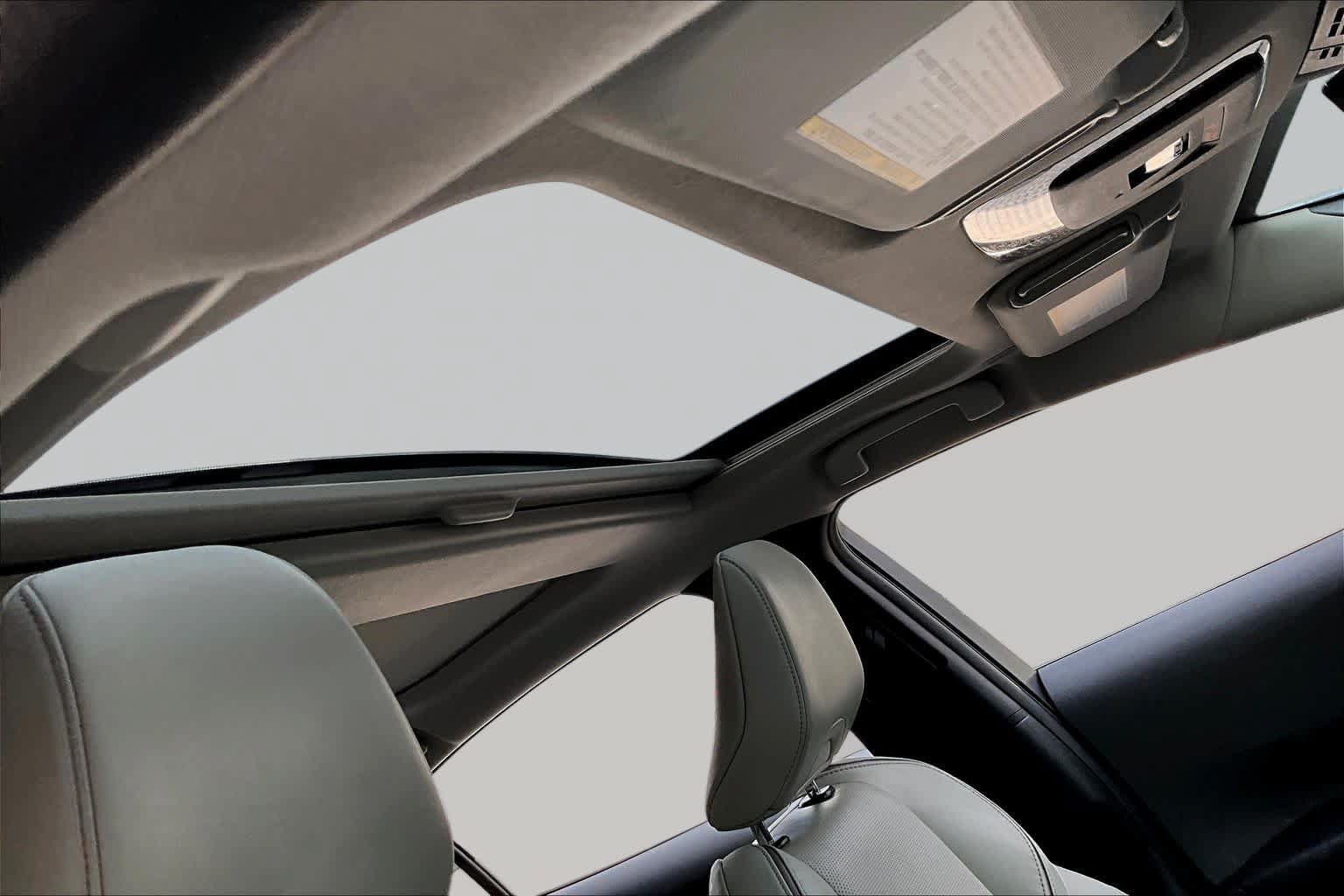 Used 2024 Toyota Prius Limited FWD image 14