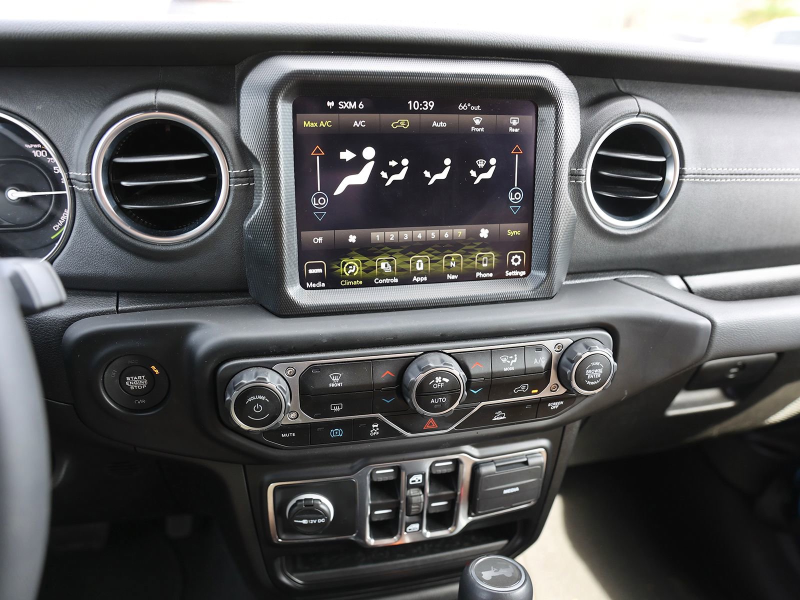 Used 2023 Jeep Wrangler Unlimited Sahara AWD/4WD image 26