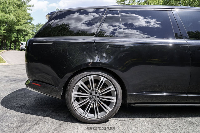 Used 2025 Land Rover Range Rover Long Wheelbase SE AWD/4WD image 10