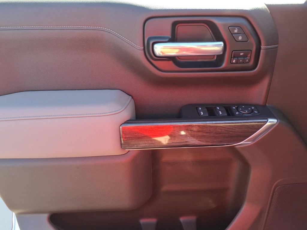 Used 2020 Chevrolet Silverado 1500 LTZ image 14