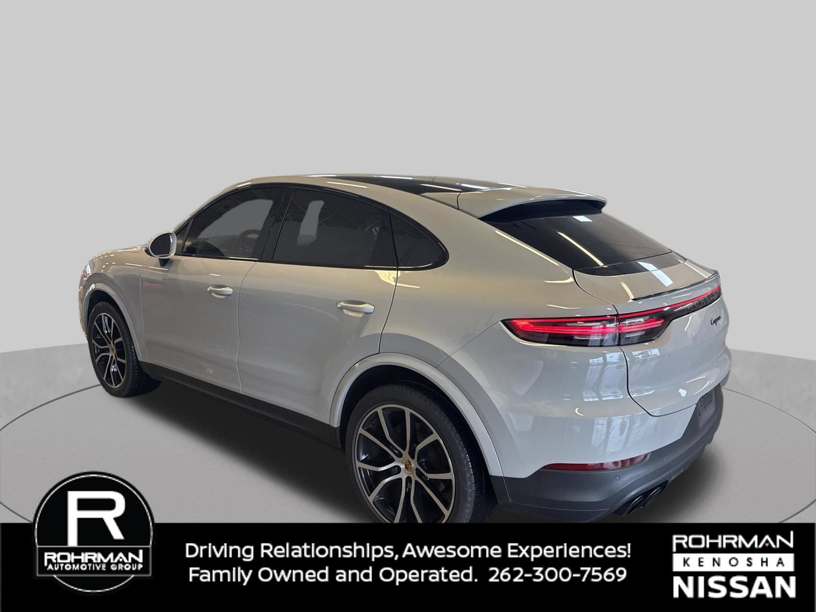 Used 2022 Porsche Cayenne Platinum Edition AWD/4WD image 3